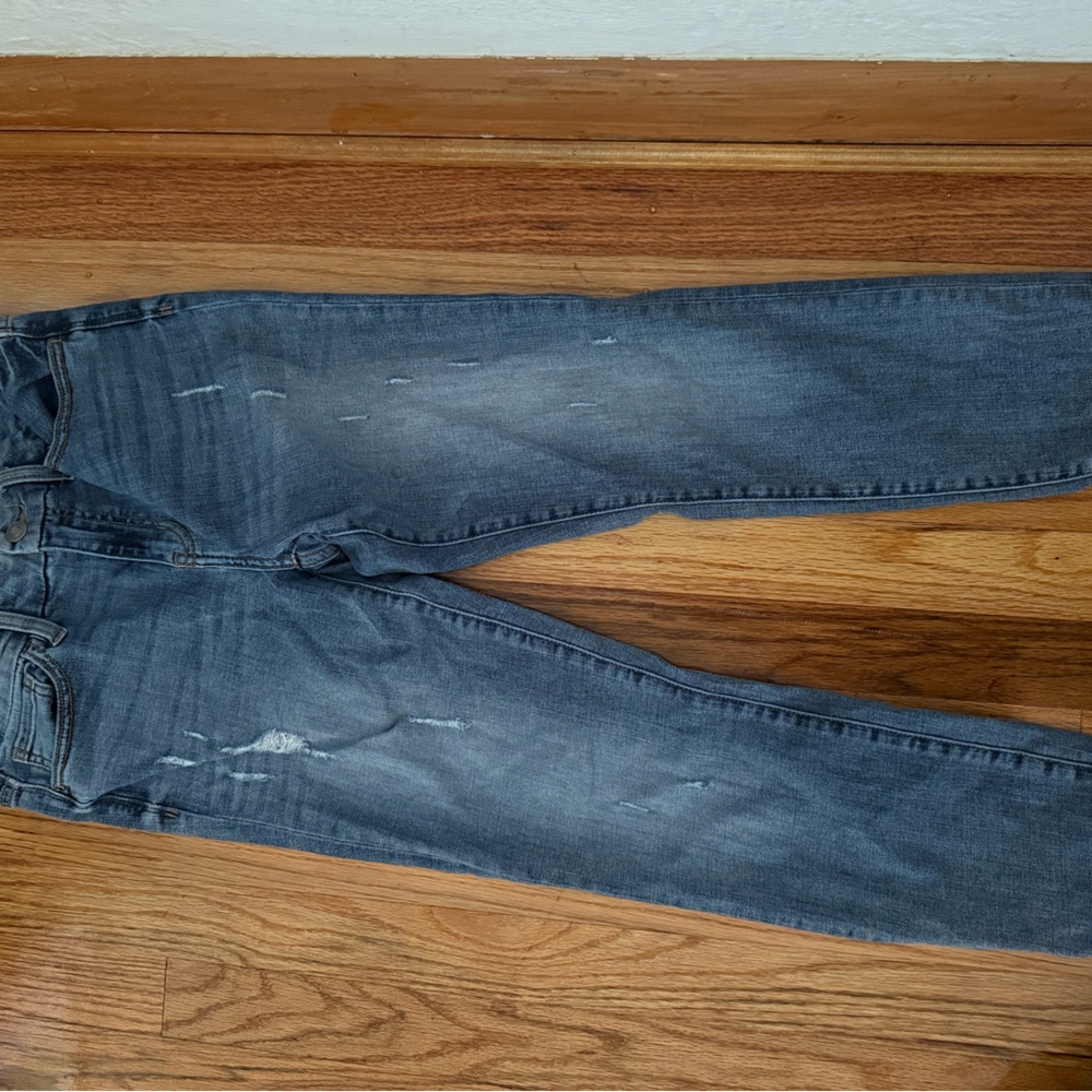 Distressed Gray Women's Jeans